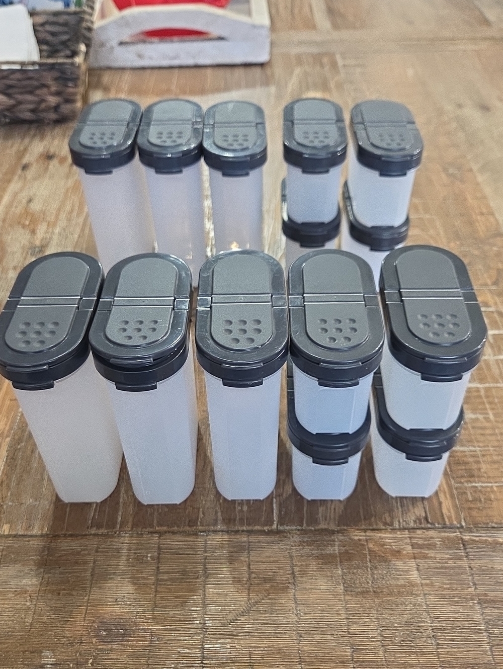 Tupperware Modular Mate Spice Shaker Set Stackable Home Storage & Organization